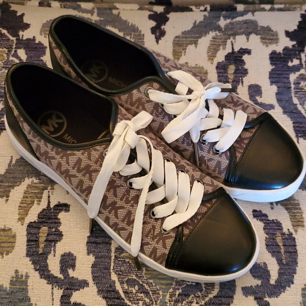 MK shoes
